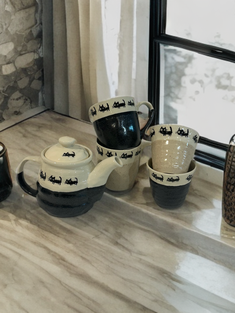 Black Cat Parade Japanese Teapot β Made in Japan - Koki Gifts and Homeware