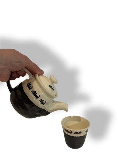 🐾 Black Cat Parade Cup (Black) – Made in Japan - Koki Gifts and Homeware